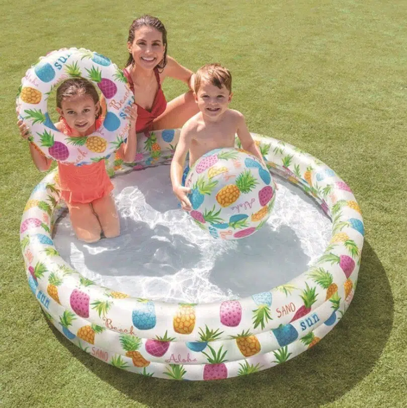 סט INTEX 59469: גלגל הצלה, כדור מים ובריכה מתנפחת לילדים עם איורים – תמונה 2