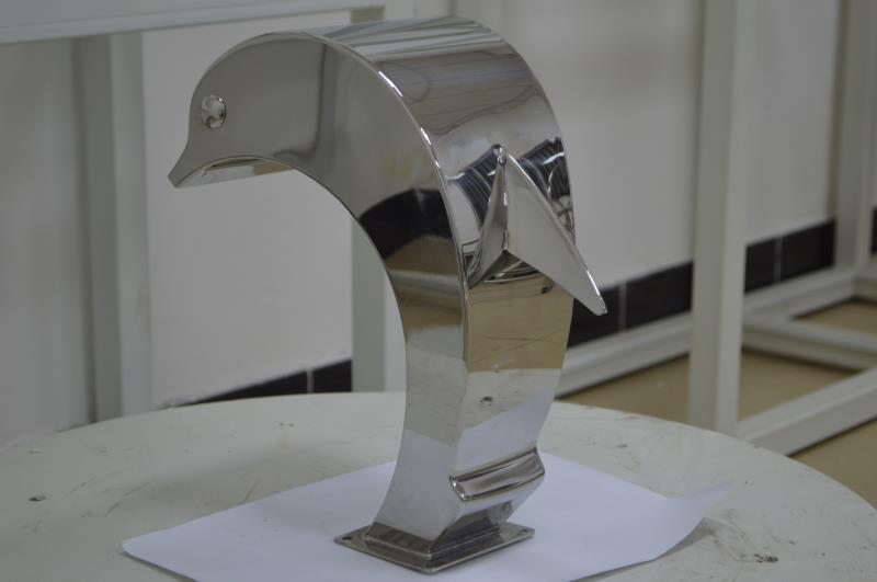 מפל נירוסטה בעיצוב דולפין, 80×40 ס״מ – BCOOL